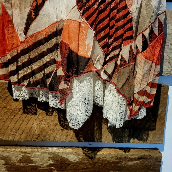 🇨🇦Made In Canada By Vin Rouge  Multicolor Sleeveless Top With Lace Details - Picture 5 of 7